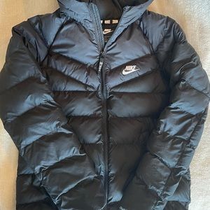 Nike Puffer Jacket. Big Kids Large (14), Black. Qty 2.
